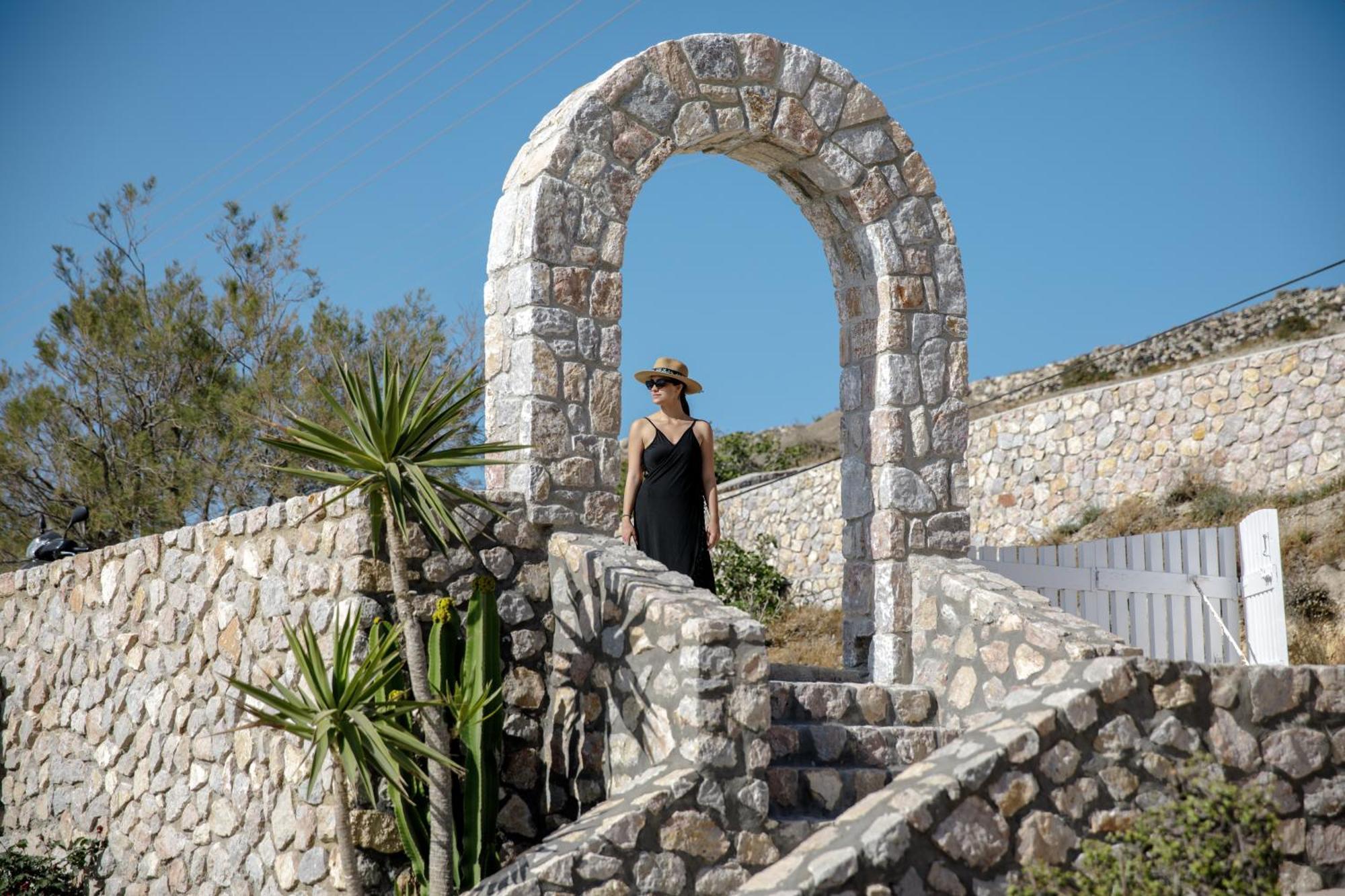 Zatrikion Santorini Villas Pyrgos Kallistis Exterior foto